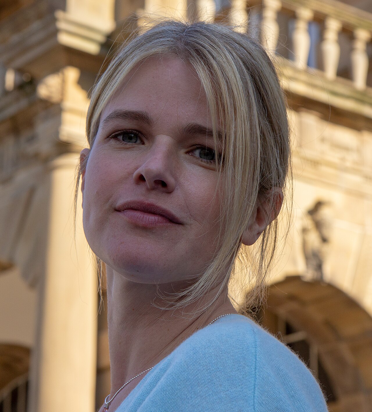 Mira Bartuschek